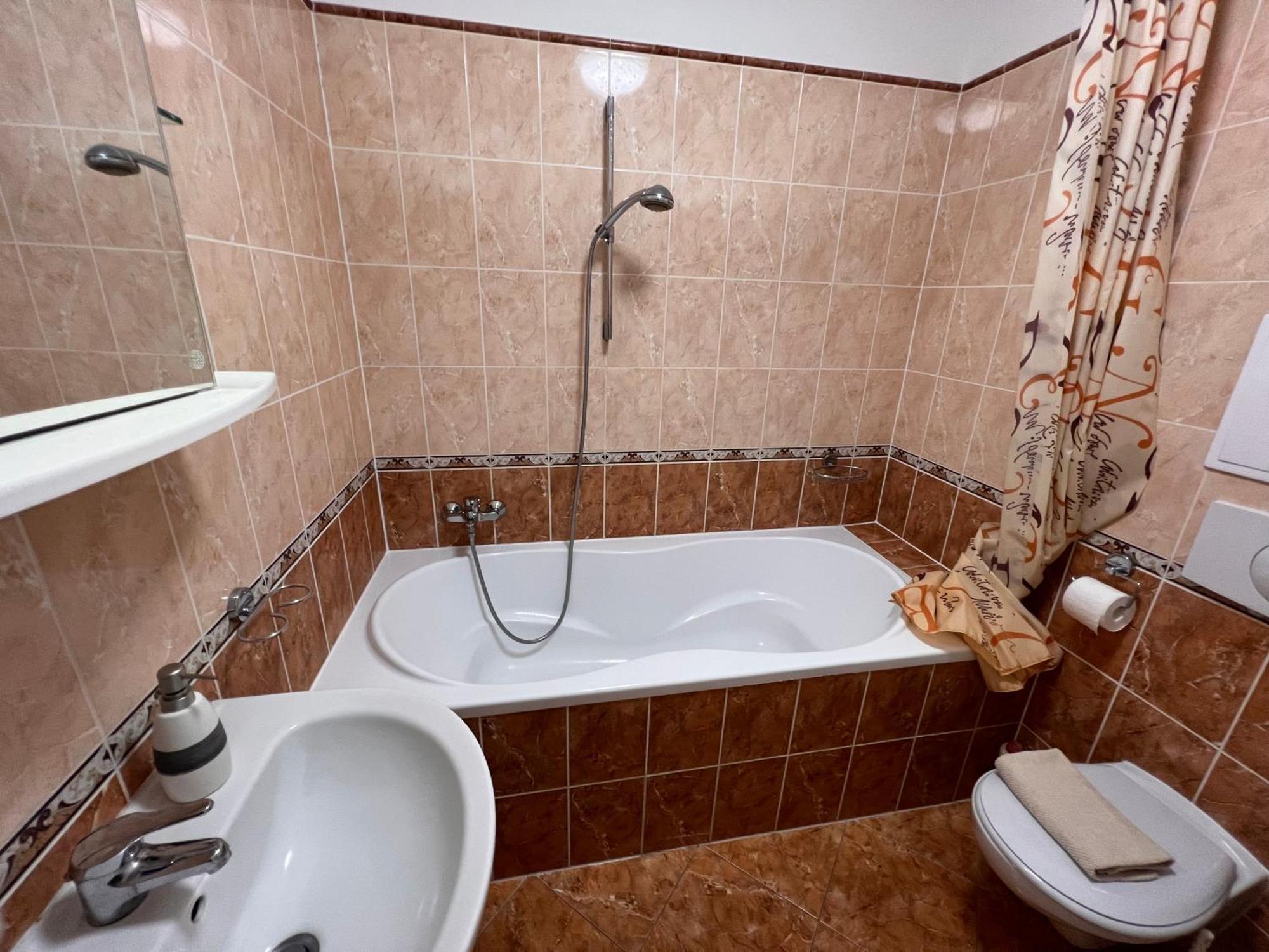 Jurincom Apartmens Zamecky Vrch Karlovy Vary Bagian luar foto